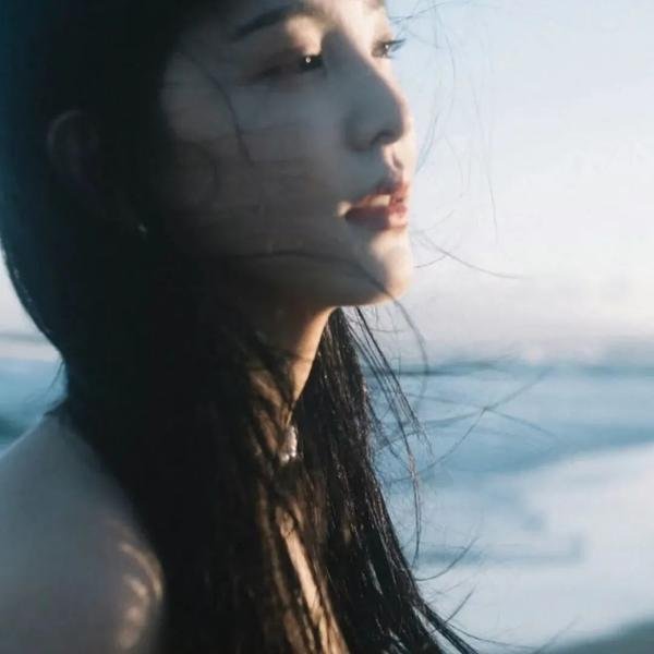 窗外是蓝星